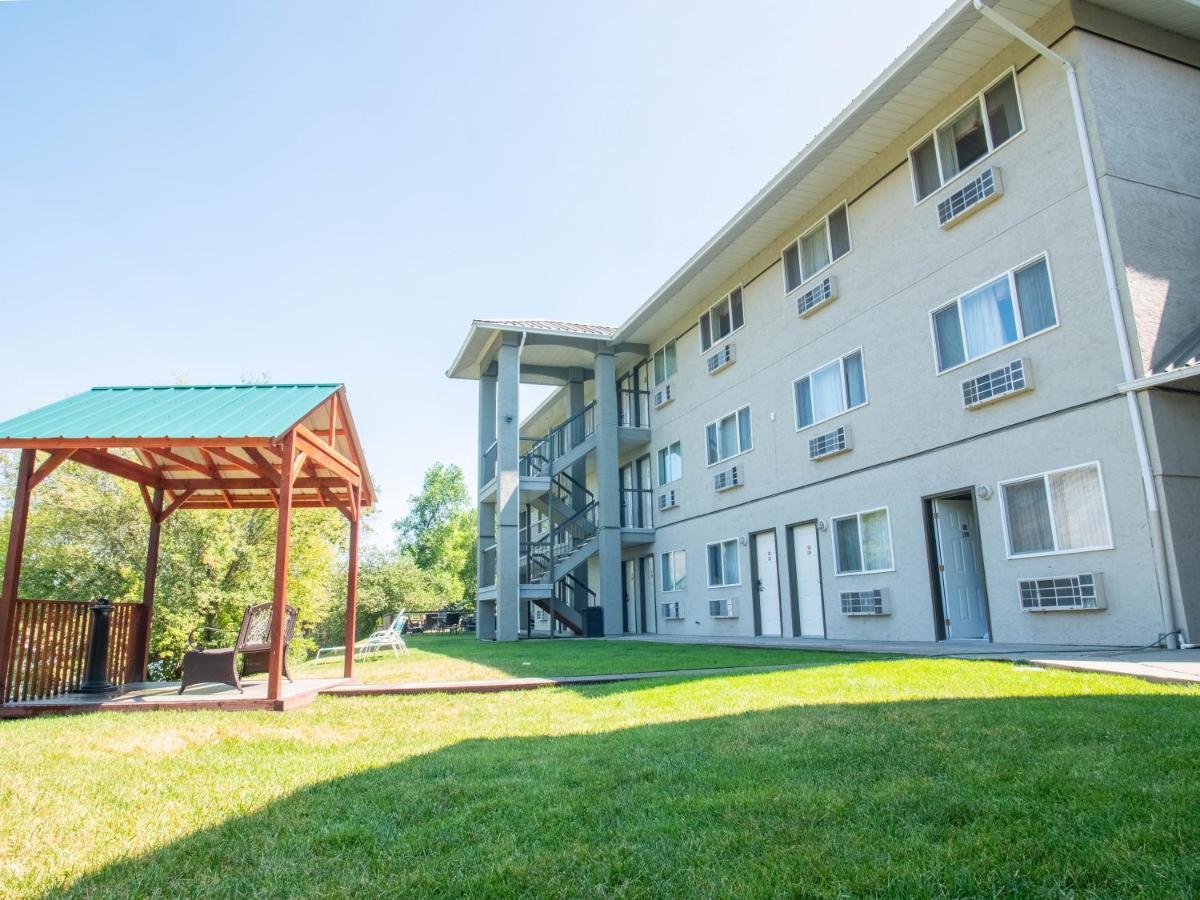 Riverland Inn & Suites Kamloops Exterior foto