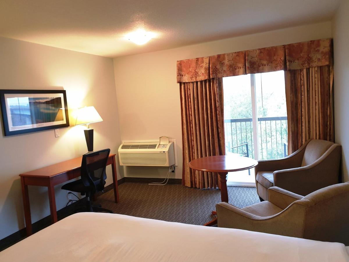Riverland Inn & Suites Kamloops Exterior foto
