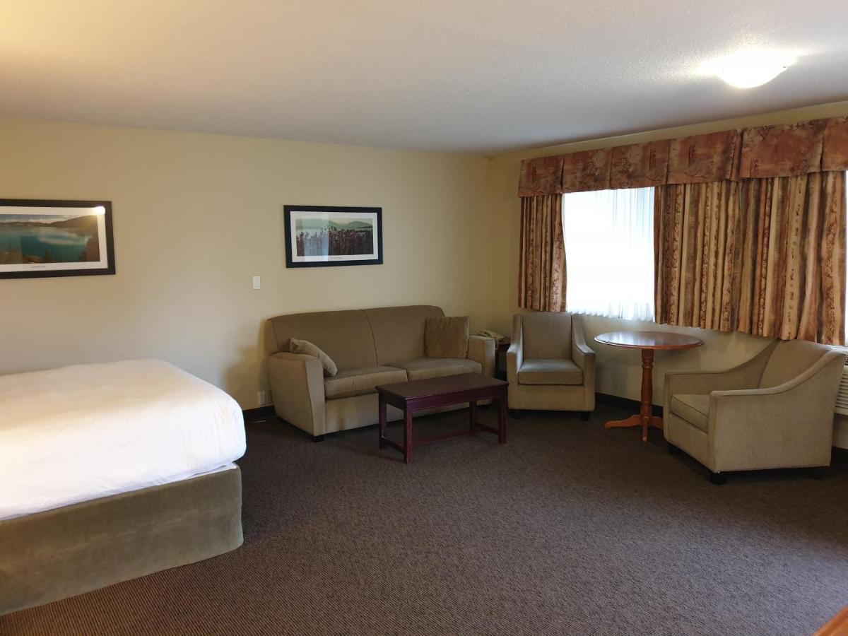 Riverland Inn & Suites Kamloops Exterior foto