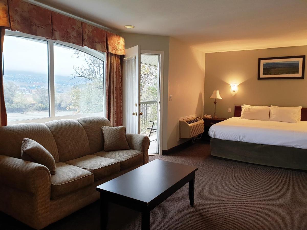 Riverland Inn & Suites Kamloops Exterior foto