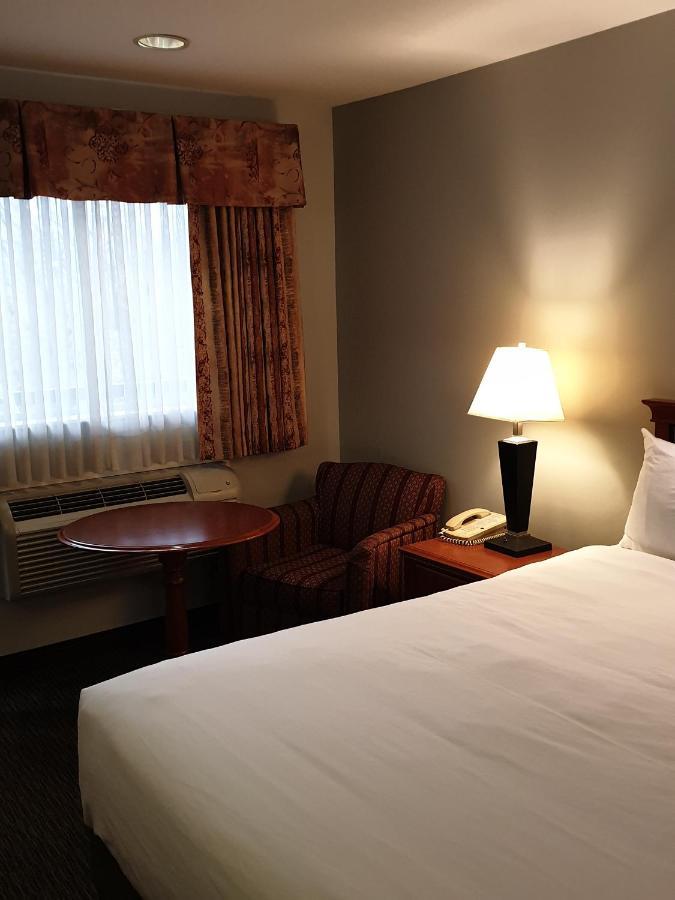 Riverland Inn & Suites Kamloops Exterior foto