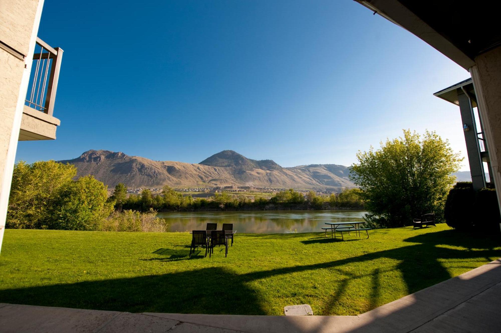 Riverland Inn & Suites Kamloops Exterior foto